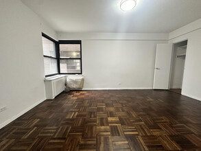 163 E 33rd St, Unit 4A in New York, NY - Building Photo - Building Photo