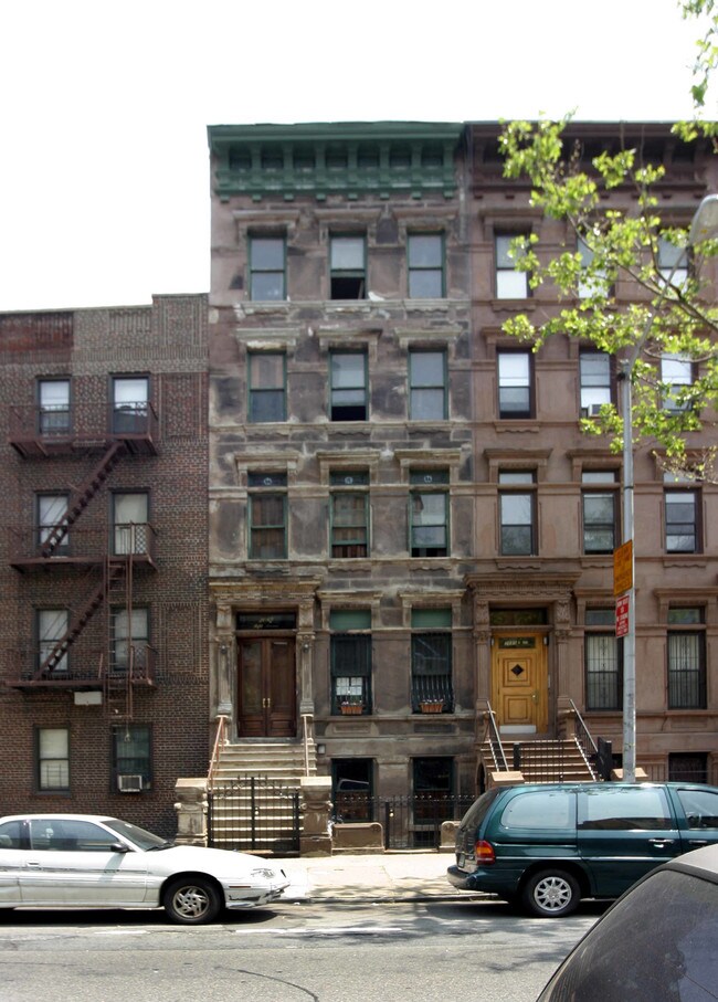 2087 Fifth Ave