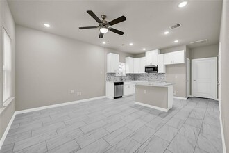8008 Birmingham St in Houston, TX - Building Photo - Building Photo