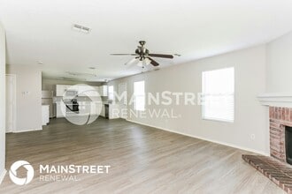 8733 Stonebriar Ln in Fort Worth, TX - Foto de edificio - Building Photo