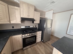 154 Pheasant Run in Lapeer, MI - Foto de edificio - Building Photo