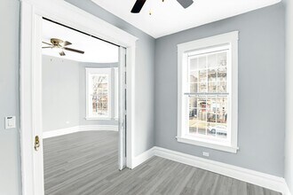 5341 S Indiana Ave in Chicago, IL - Building Photo - Building Photo