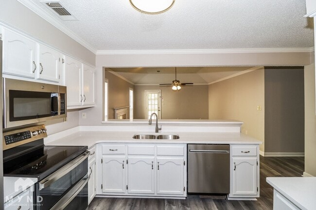 property at 9020 Pepper Hollow Ct