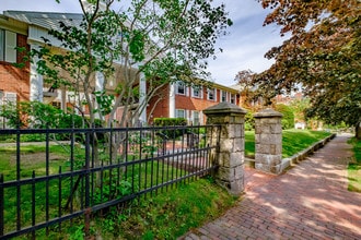 175 Pine St, Unit 1J in Portland, ME - Foto de edificio - Building Photo