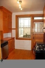 1700 W Touhy Ave in Chicago, IL - Foto de edificio - Building Photo