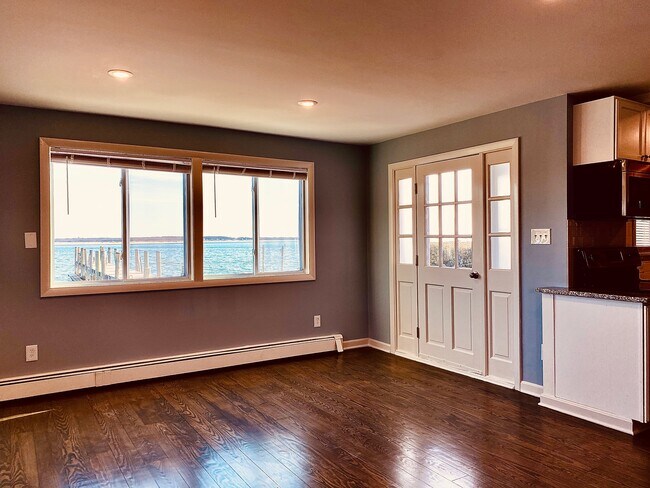 17 Hancox St-Unit -15 in Stonington, CT - Building Photo - Building Photo