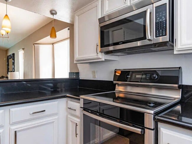 318 W Sandra Ter in Phoenix, AZ - Foto de edificio - Building Photo