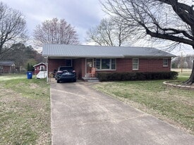 146 Fairview Dr in Greenfield, TN - Building Photo