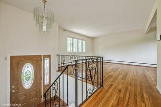 472 Essex St in West Babylon, NY - Building Photo - Building Photo