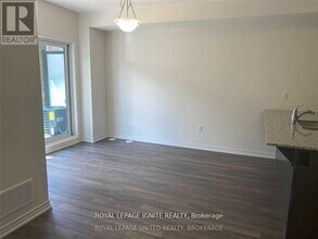 250 Lagerfeld Dr in Brampton, ON - Building Photo - Building Photo