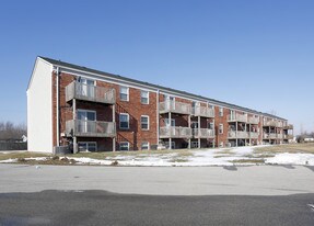 Weston Village Apartments in Greenfield, IN - Foto de edificio - Building Photo