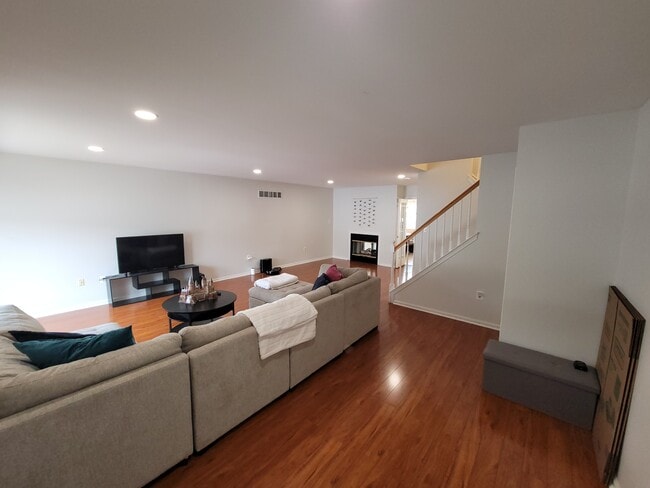 property at 2104 Harrison Ct