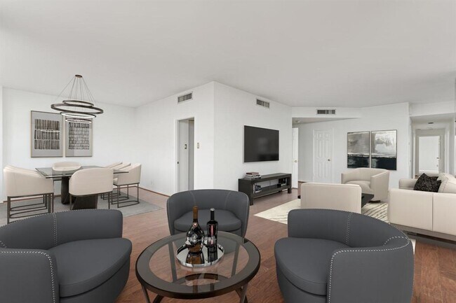 15 Greenway Plz in Houston, TX - Building Photo - Building Photo