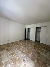 11 Park Sierra Ln in Sacramento, CA - Foto de edificio - Building Photo