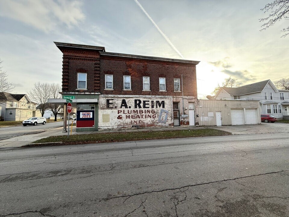 105 W Dewald St-Unit -Apt 1 in Fort Wayne, IN - Building Photo