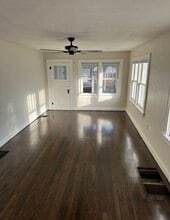 126 S Willow Ave in Sugar Creek, MO - Building Photo - Building Photo