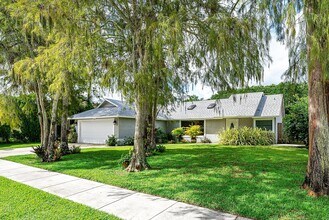 1252 Raintree Ln in Wellington, FL - Building Photo - Building Photo