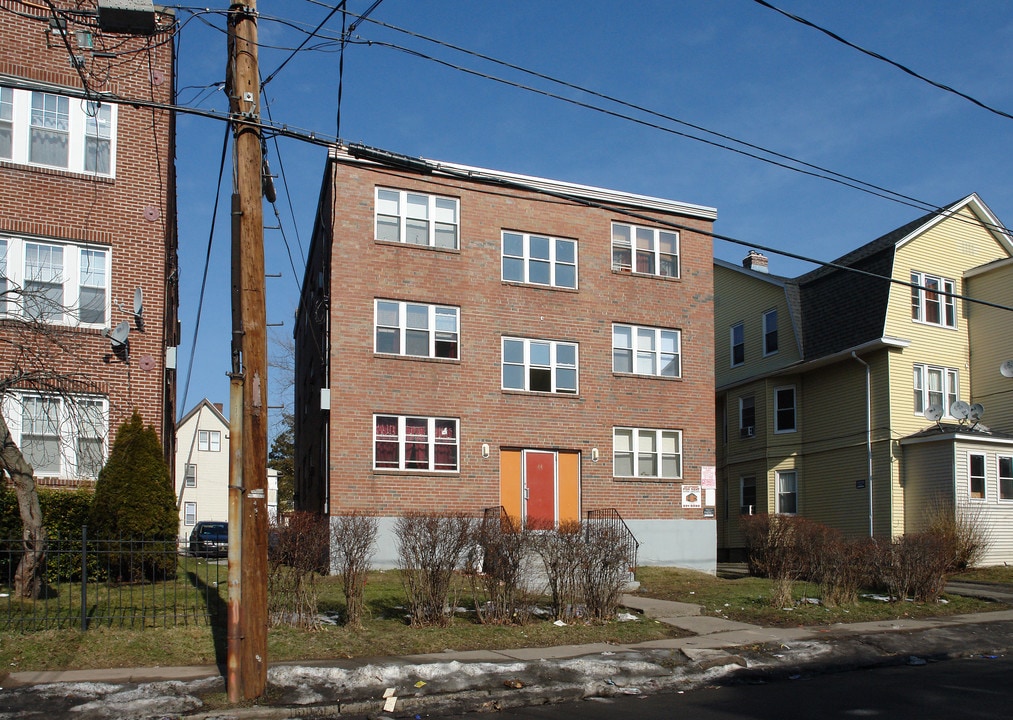 44 Standish St in Hartford, CT - Foto de edificio