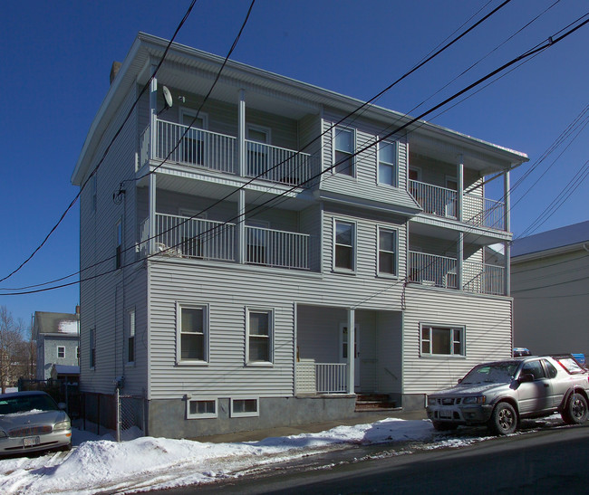 550-552 3rd St in Fall River, MA - Building Photo - Building Photo