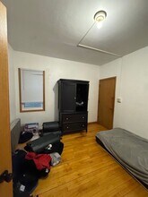 2945 N Oakland Ave in Milwaukee, WI - Building Photo - Building Photo