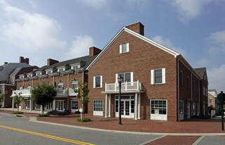 5107-5121 Center St in Williamsburg, VA - Building Photo