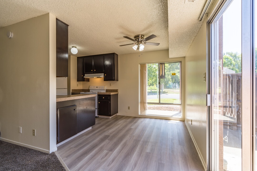 South Park Village Apartments in Sacramento, CA - Building Photo