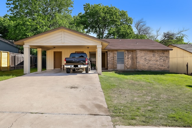 1202 Dobie Dr in Austin, TX - Building Photo - Building Photo