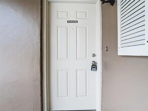 1612 Fox Run Dr, Unit B103 in Tarpon Springs, FL - Building Photo - Building Photo