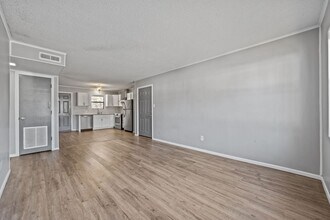 100 Ravenwood Dr in Jacksonville, NC - Building Photo - Building Photo