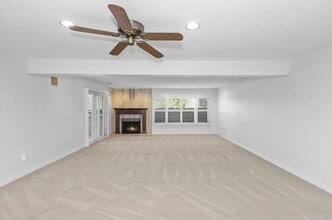 6880 Hyde Park Dr in San Diego, CA - Building Photo - Building Photo