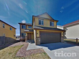 7335 Dobbs Dr in Fountain, CO - Building Photo
