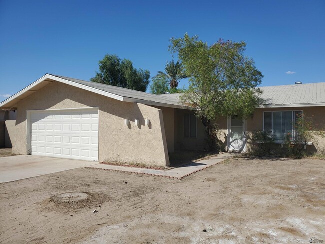 property at 1916 E San Gabriel Dr