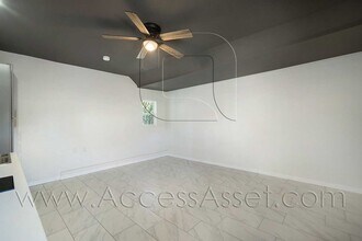 10408 Hole Ave in Riverside, CA - Foto de edificio - Building Photo