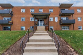 955 10th St E in Owen Sound, ON - Building Photo - Building Photo