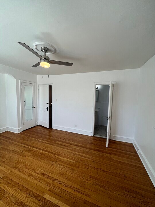 5352 N Broad St, Unit 2nd Floor Photo