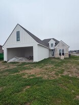 300 High Pt Wy in Youngsville, LA - Building Photo