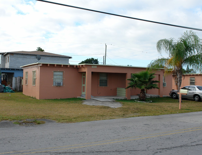 501-539 NW 16th St in Homestead, FL - Building Photo - Building Photo