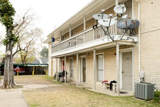 Tropicana Apartments in Houston, TX - Building Photo - Building Photo