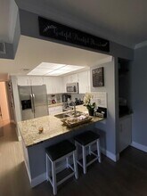 1531 SE Royal Green Cir in Port St. Lucie, FL - Foto de edificio - Building Photo