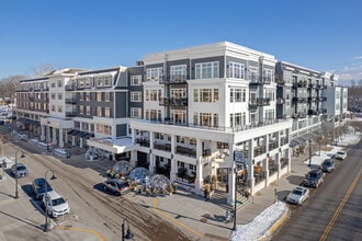 East Block in Wayzata, MN - Foto de edificio - Building Photo