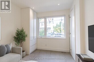 98 Manning Ave in Toronto, ON - Building Photo - Building Photo