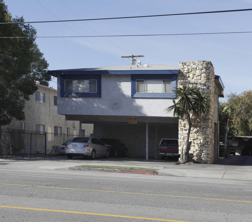 5653 Laurel Canyon Blvd in Valley Village, CA - Building Photo