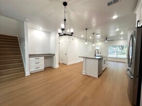 252 E Collins St in Umatilla, FL - Building Photo - Building Photo