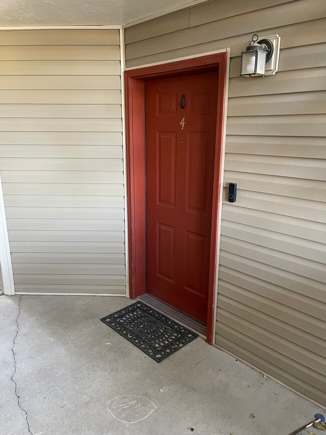 8182 N Cedar Springs Rd, Unit Apt Y4 in Eagle Mountain, UT - Building Photo - Building Photo