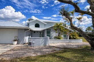 149 Ponce De Leon St in Royal Palm Beach, FL - Building Photo - Building Photo
