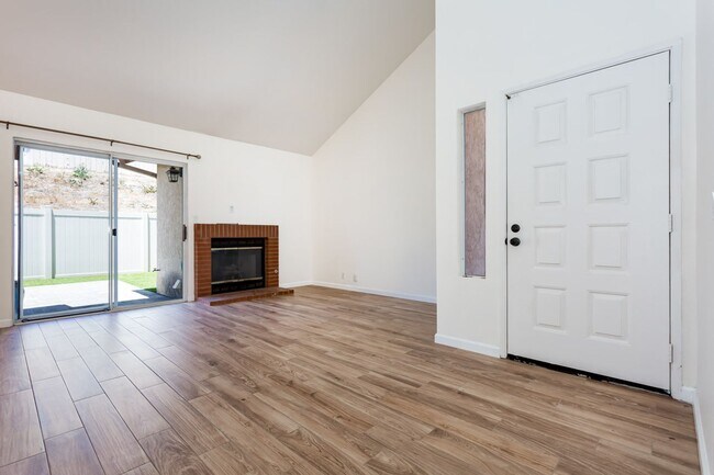 2028 Manzana Way in San Diego, CA - Building Photo - Building Photo