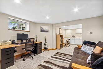 403 S Hough St in Barrington, IL - Building Photo - Building Photo