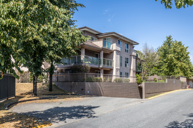 14981 101A Av in Surrey, BC - Building Photo - Building Photo