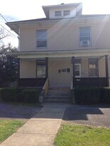 1529 Lee St E in Charleston, WV - Building Photo