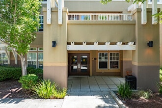 Samara Terrace in Hercules, CA - Foto de edificio - Building Photo